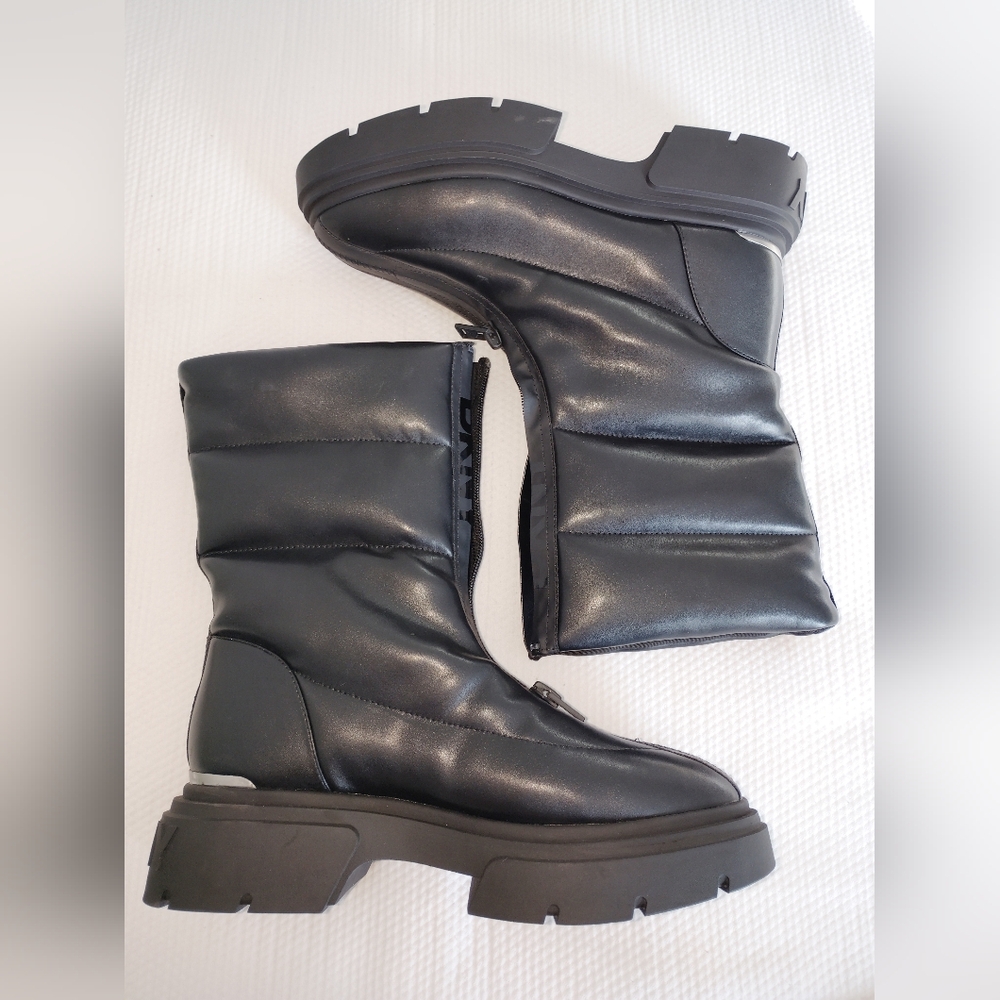 DKNY Snow Boots Womens Size 9 Black Synthetic Mid Calf Zip Lug Sole K4456523
